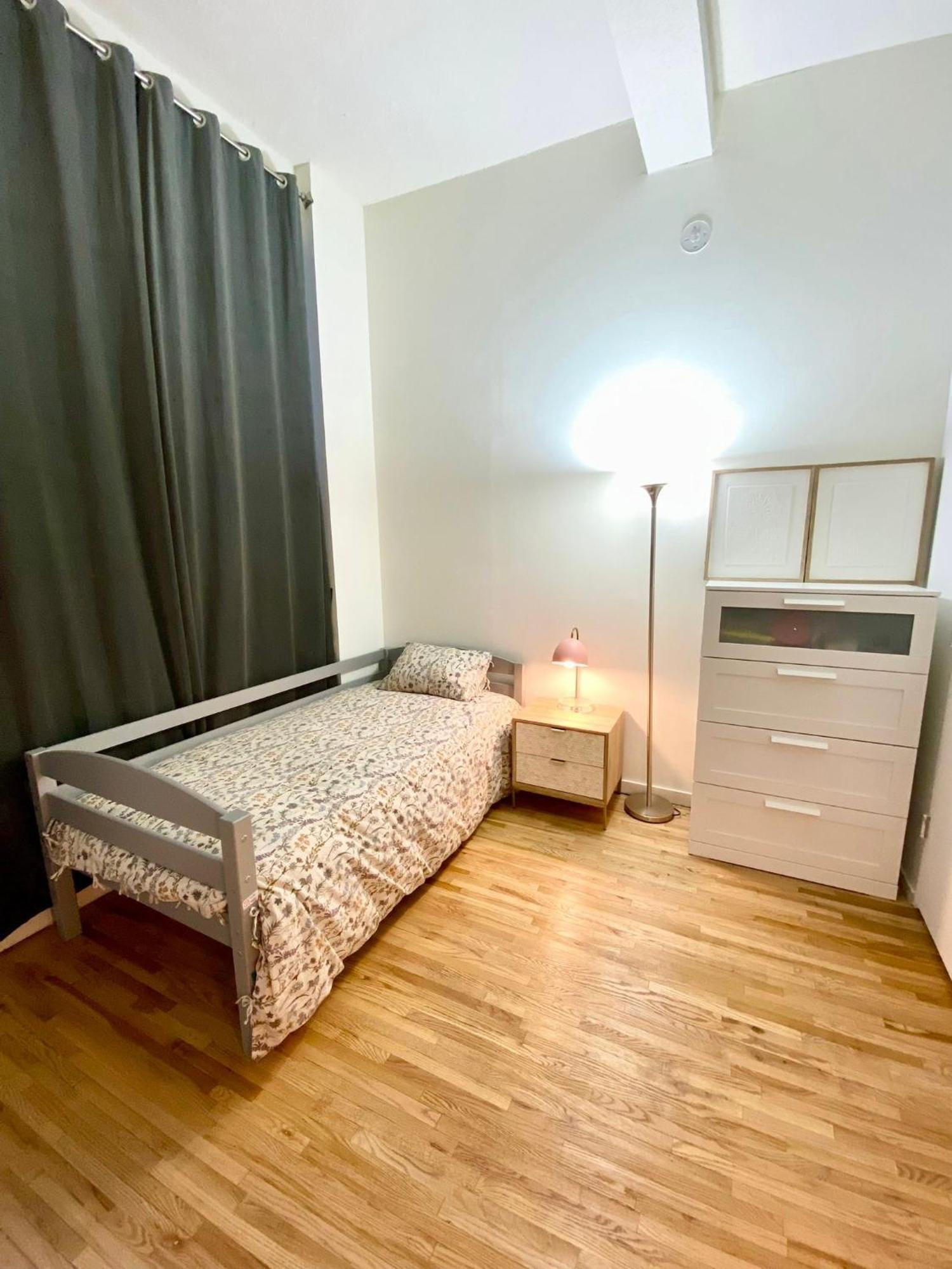 Great 2 Bed Great Location Nye Apartamento